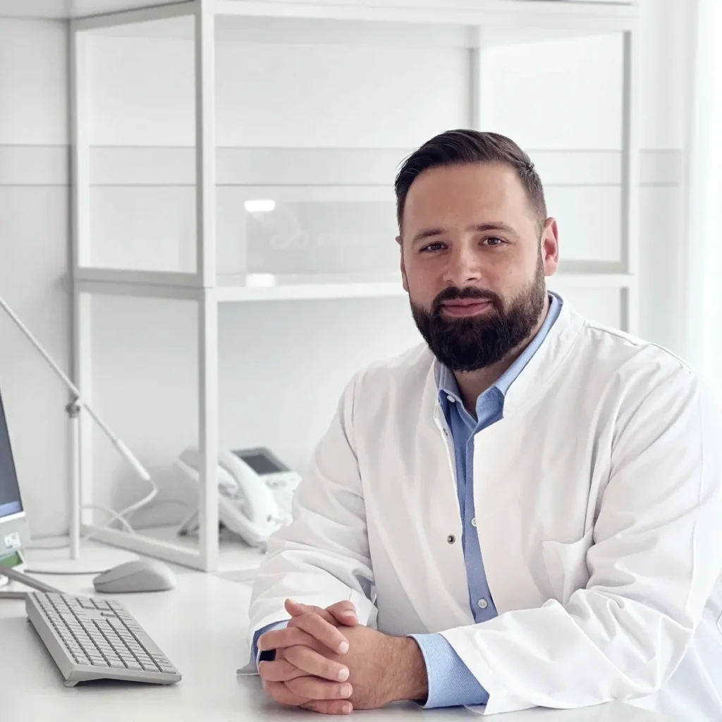 Lungenarzt Dr. Amel Havkic in seiner Praxis in Frankfurt – Darstellung seiner Fachkompetenz in Pneumologie, Beatmungsmedizin und Diagnostik