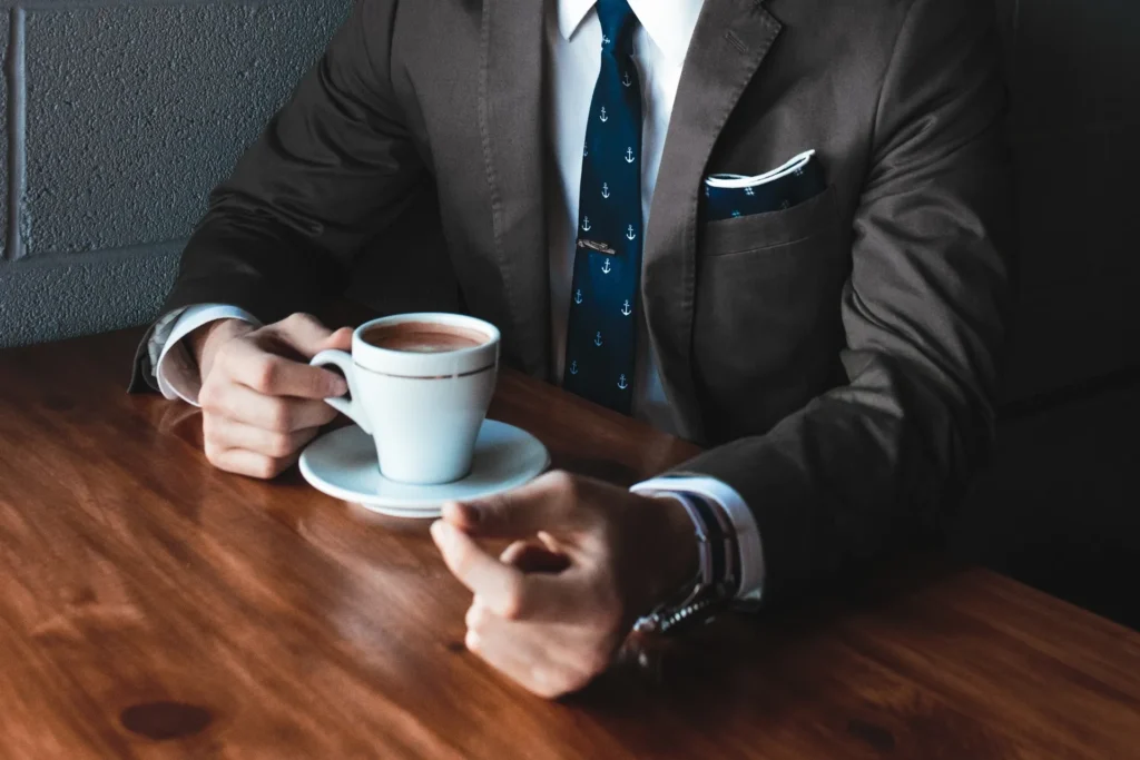 Genuss einer Kaffeepause – individuelle Abklärung von Müdigkeitssymptomen bei Dr. Amel Havkic, Lungenarzt in Frankfurt